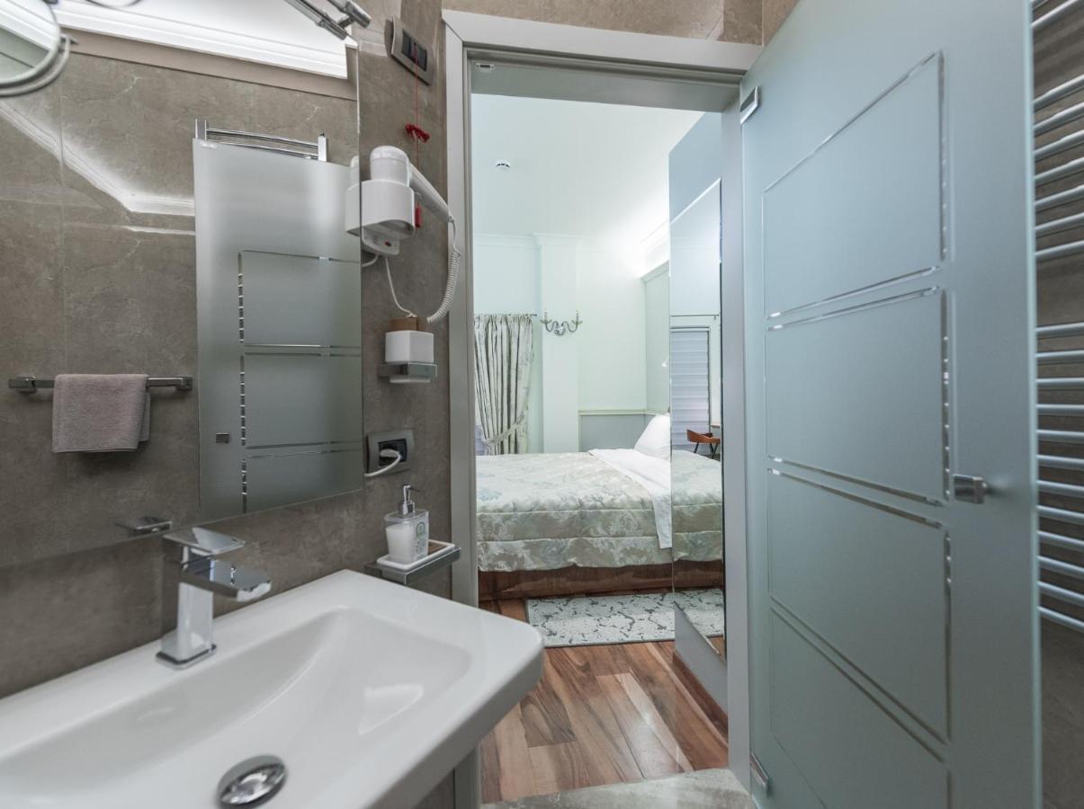 La Voglia Hotel Boutique Tirana Bagian luar foto
